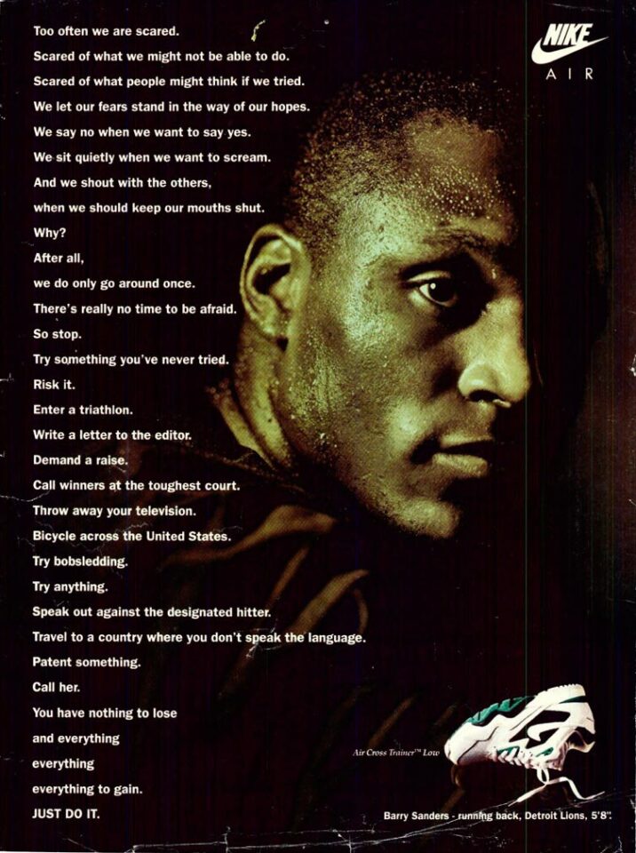 Página de publicidad de Nike con el rostro del corredor Barry Sanders
